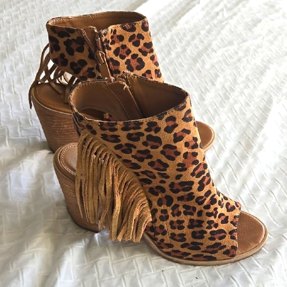Very Volatile Leopard Print Fringe Block Heel Ankle Open Toe Boots Mob Wife - Picture 1 of 9